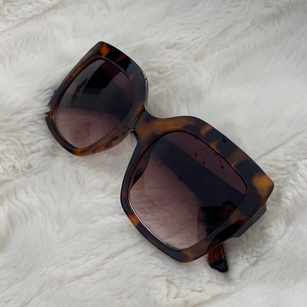 Oscar De La Renta Tortoise Shell Square Sunglasses